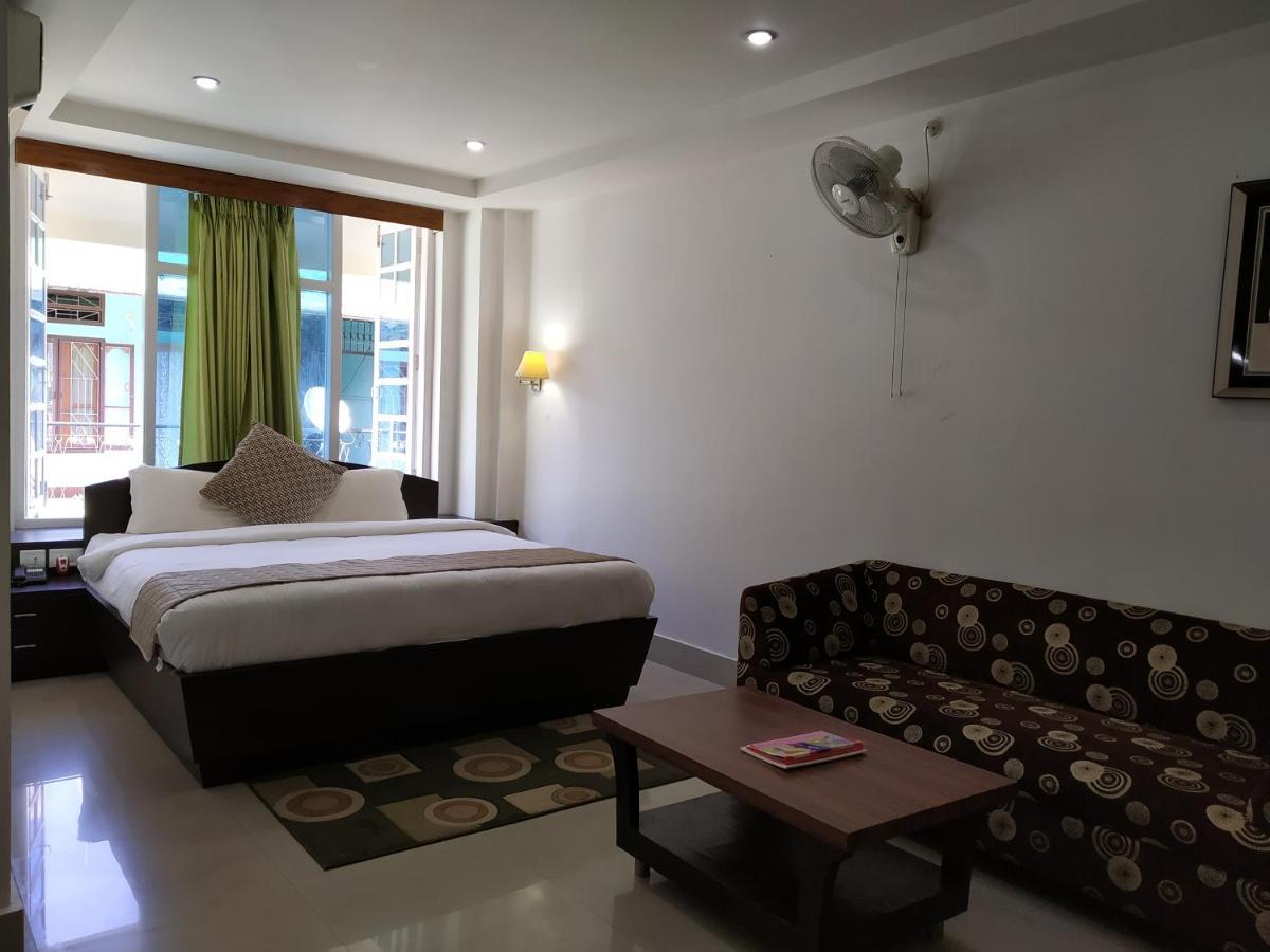 Hotel Sc Continental Itānagar Exterior foto